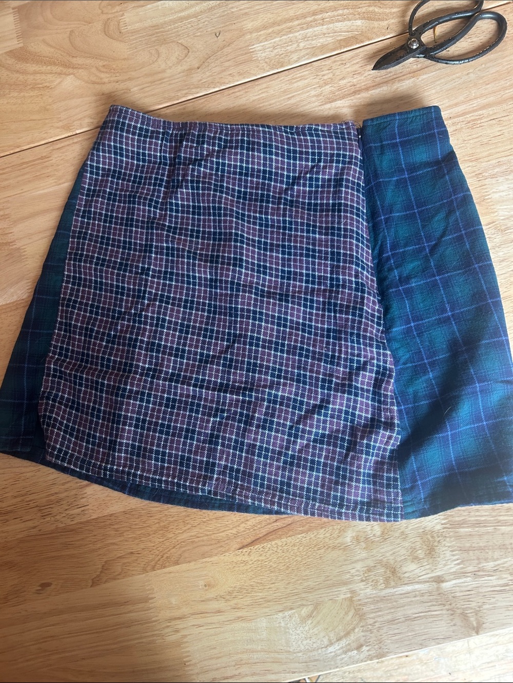 American Eagle Outfitters Two-Tone Plaid Mini Skirt in Navy and Green